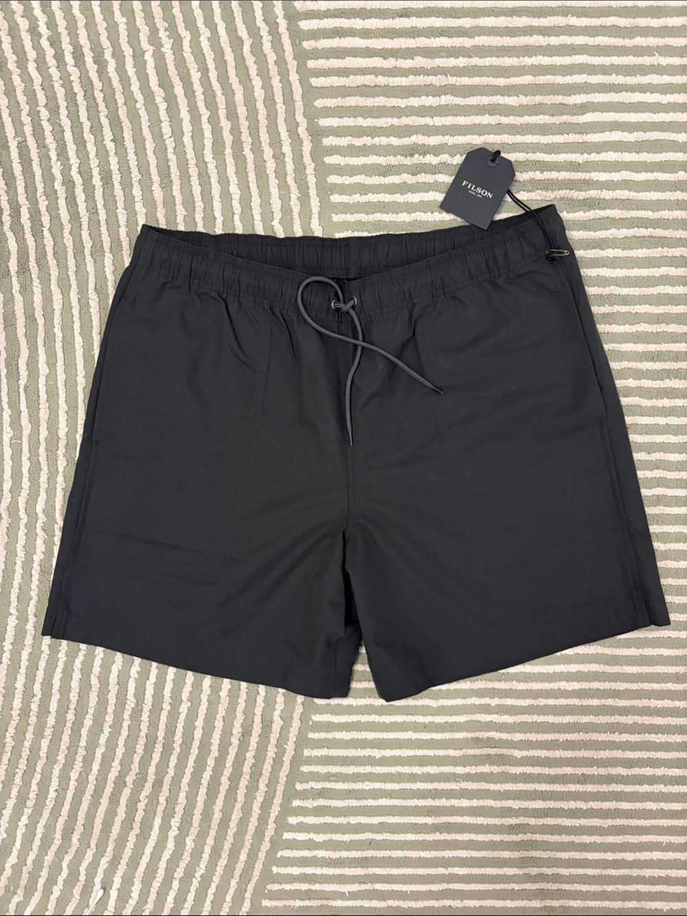 NWT Filson Green River Water 7” Shorts Standard in Faded Black, size L